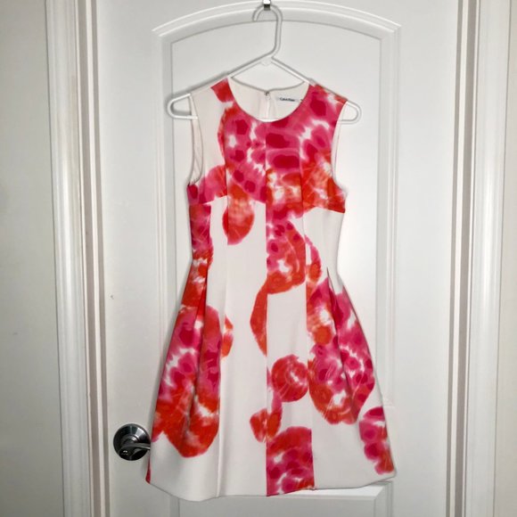 Calvin Klein Scuba Floral Dress Size: 4 - Picture 2 of 6